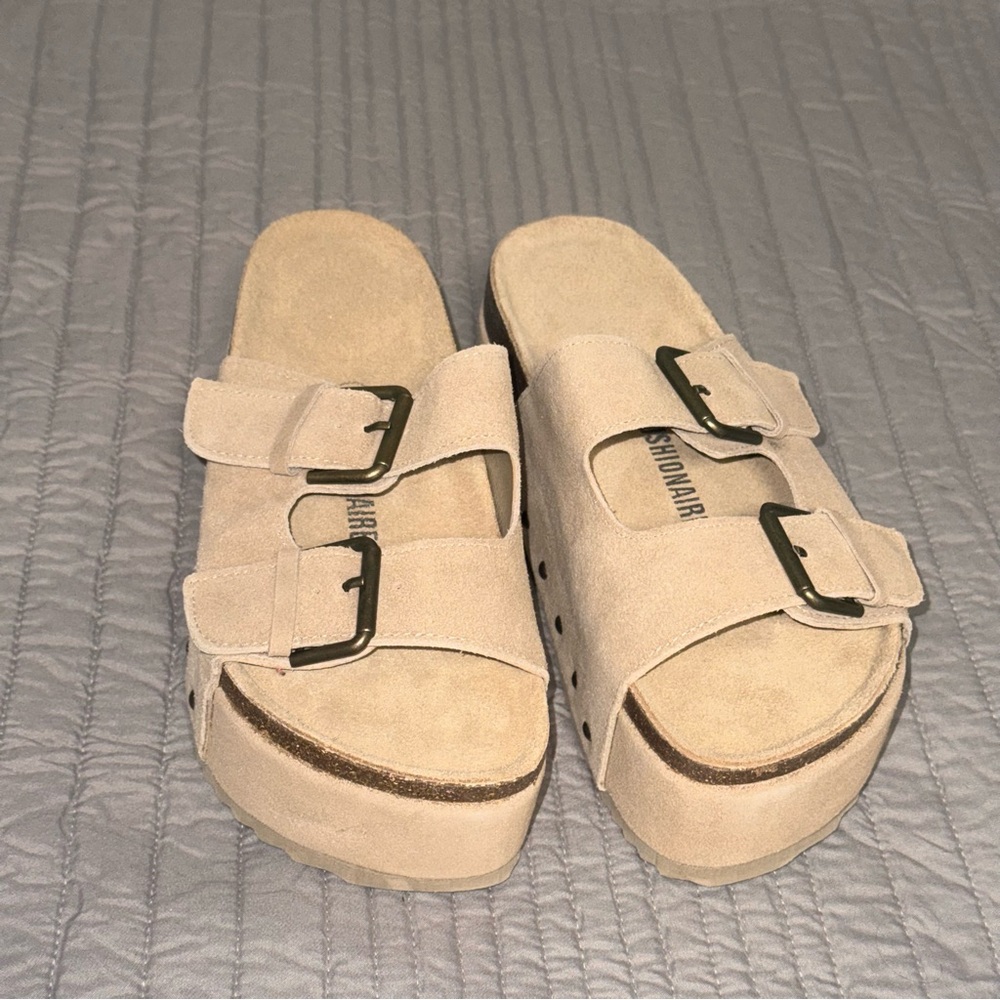 Cushionaire Guru Suede Platform Sandals Cork Footbed Size 7